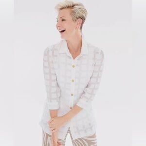 Chicos Chic White Textured jacket with Gold Accents XL